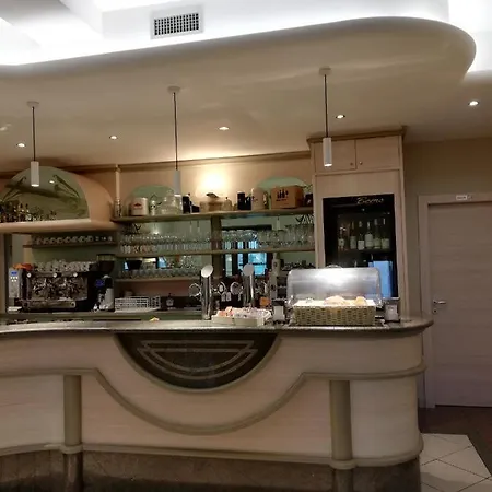 Eva Hotel 3*