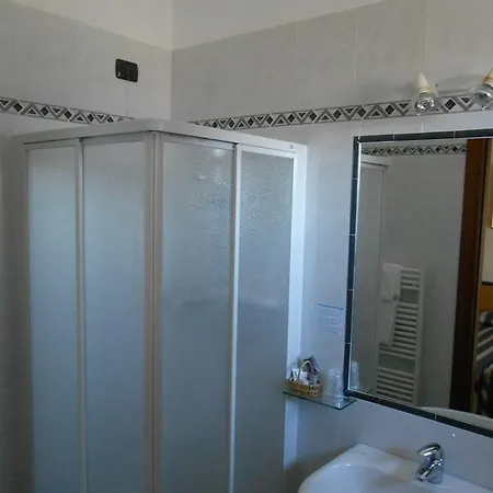 Eva فندق كوسترمانو