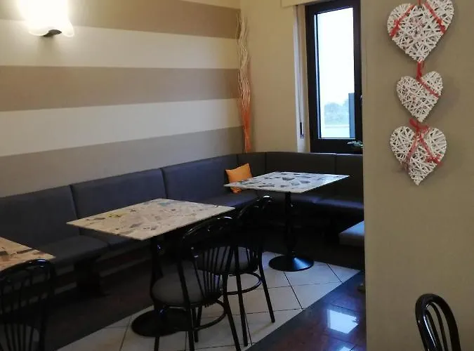 ホテル Eva コステロマーノ